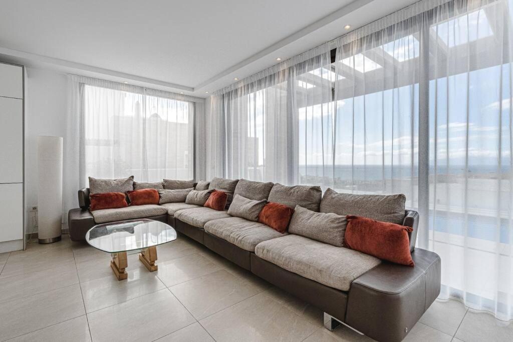 Villa Riviera De 4 Dormitorios Con Piscina. Адехе Екстериор снимка